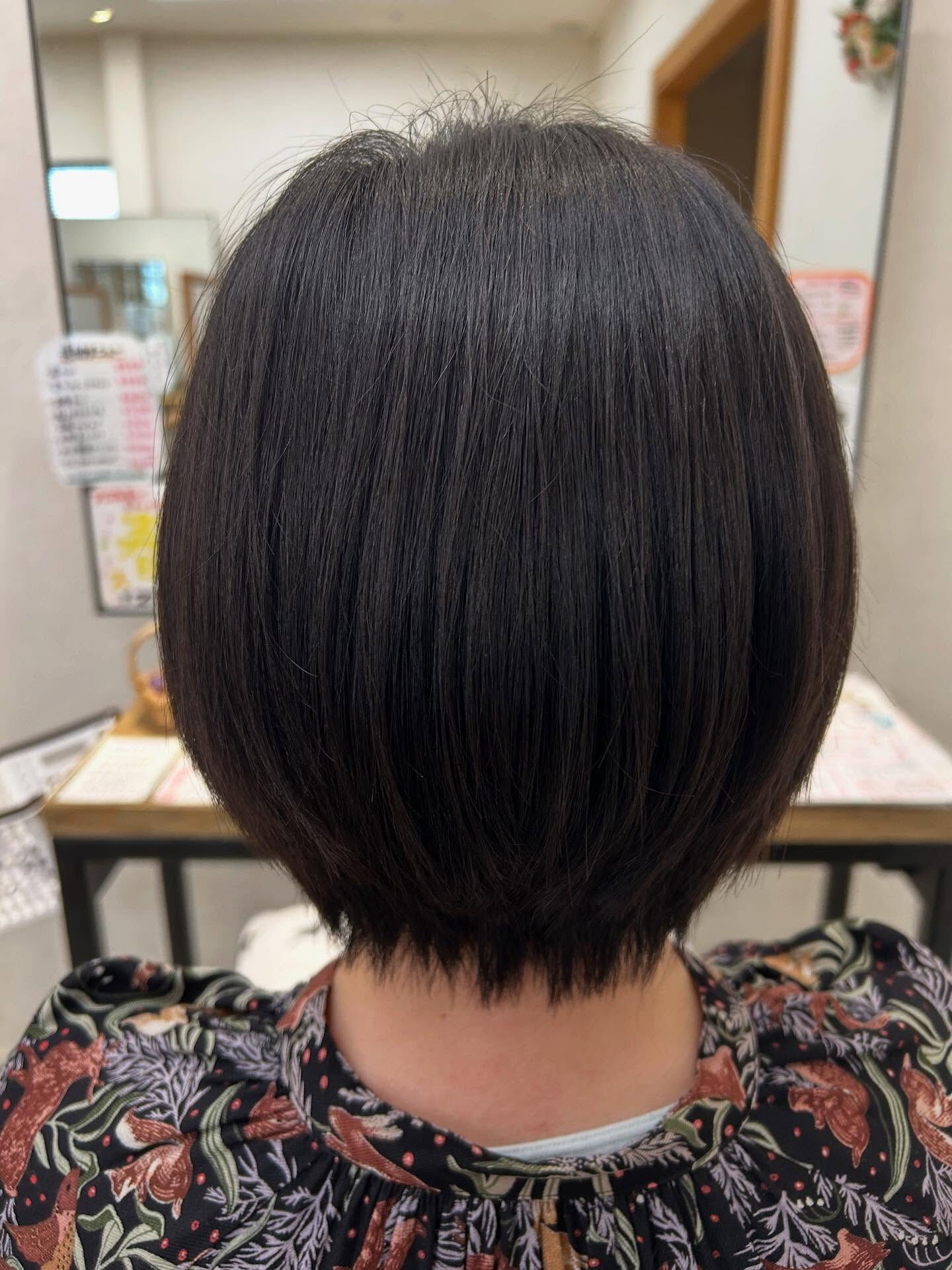 夏は首が焼けるから長さを残す方も多いですが、